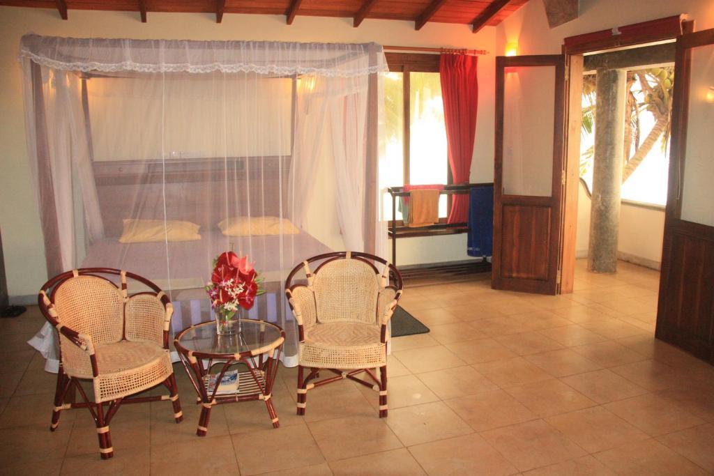 Time N Tide Beach Resort Hikkaduwa Pokoj fotografie