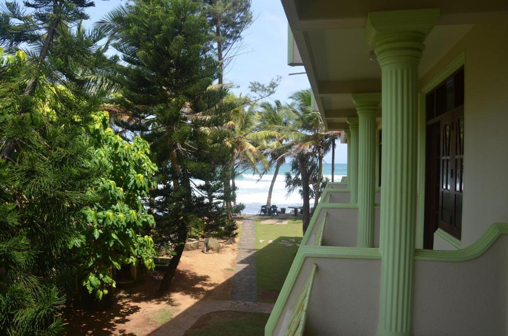 Time N Tide Beach Resort Hikkaduwa Pokoj fotografie